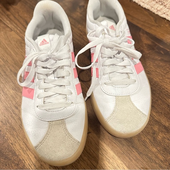 adidas Shoes - Adidas Women’s White & Pink Sneakers – Size 8 – Gum Sole Casual Trainers